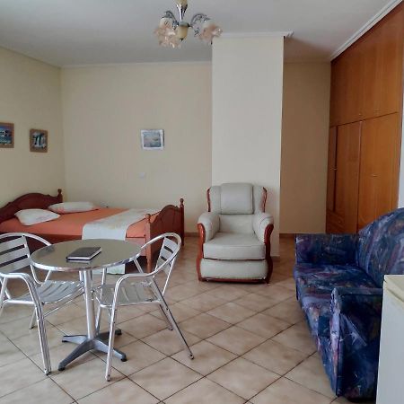Private Studio Sea View 2 Minutes Away From Beach Sarande Luaran gambar